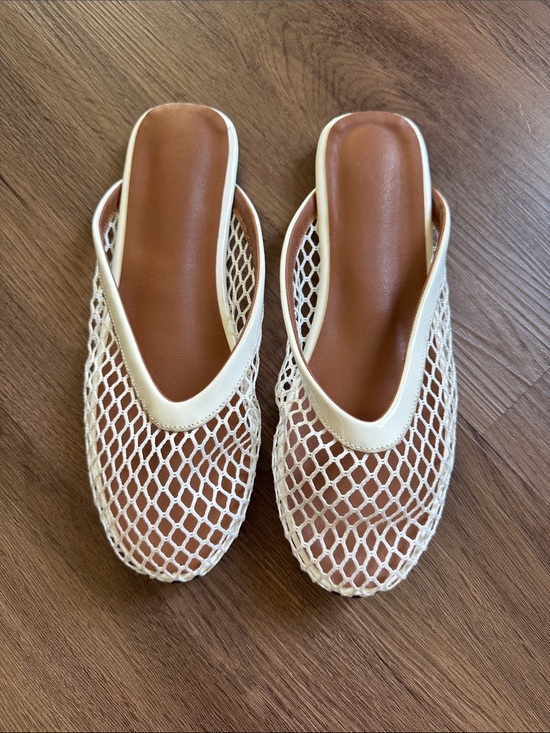 Shoes - Trendy White Woven Mesh Slide Flat Sandals Size 9 or 41